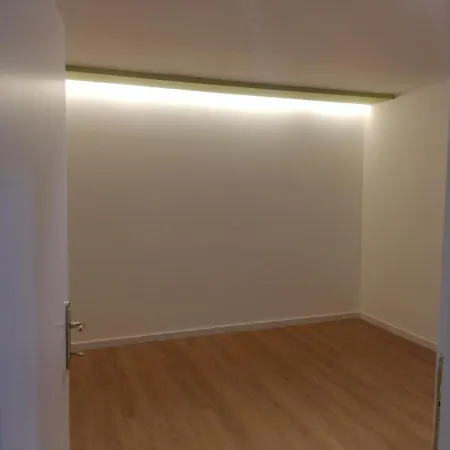 Hotel 12