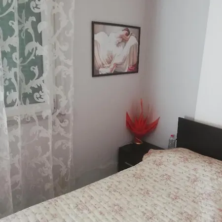 Hotel 12